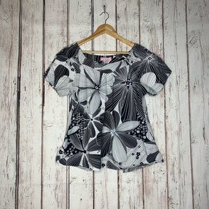 3/$25 Black & white floral koi scrub top large